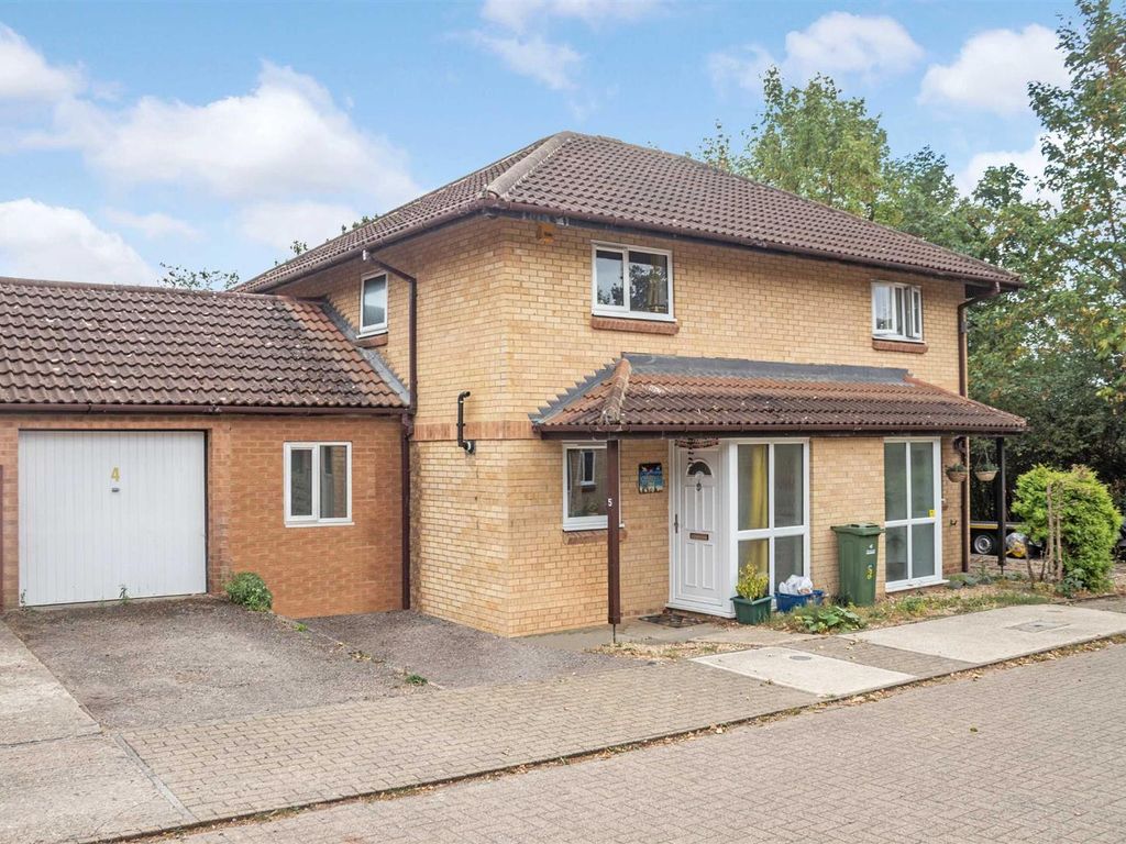 2 bed semidetached house for sale in Albury Court, Great Holm, Milton