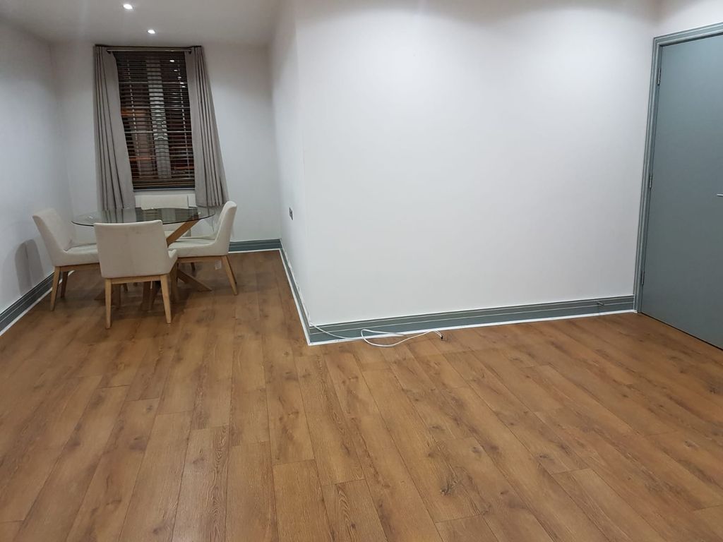 2 bed flat to rent in Wandsworth High St, London SW18, £1,950 pcm Zoopla
