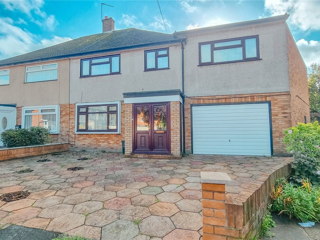 5 bed semidetached house for sale in Ongar Close, Romford RM6, £