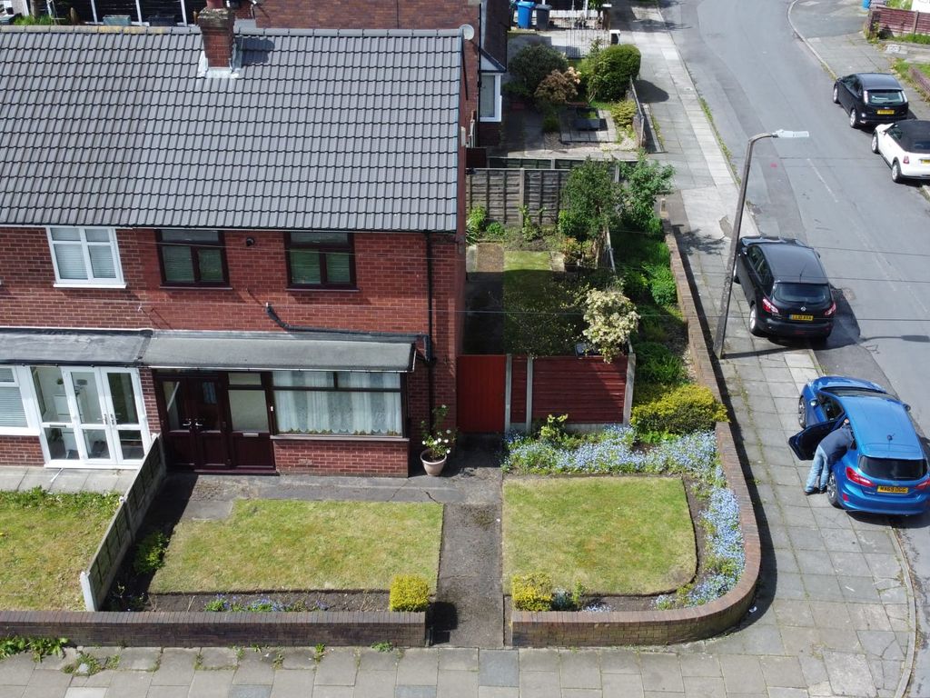 3 bed semidetached house for sale in Bury Road, Radcliffe, Manchester