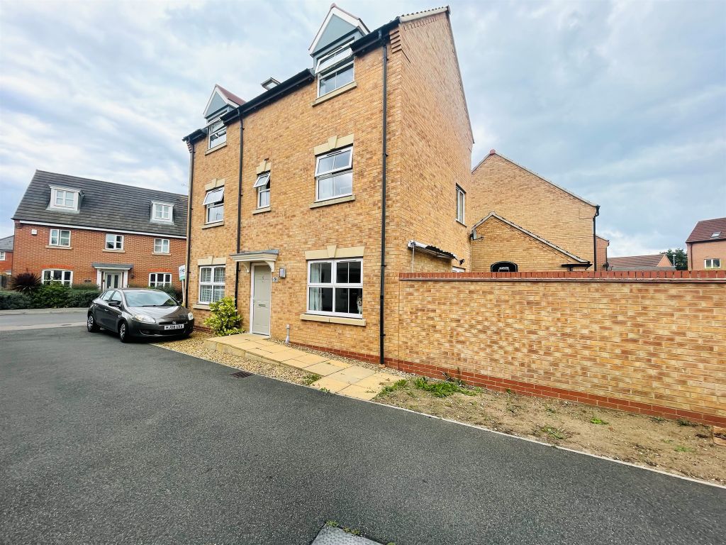 5 bed detached house for sale in Hadrians Walk, North Hykeham, Lincoln