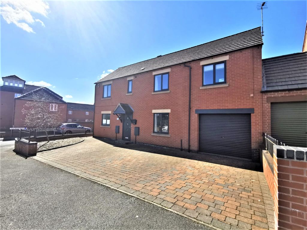 4 bed detached house for sale in Eakring Close, Mansfield NG18 Zoopla