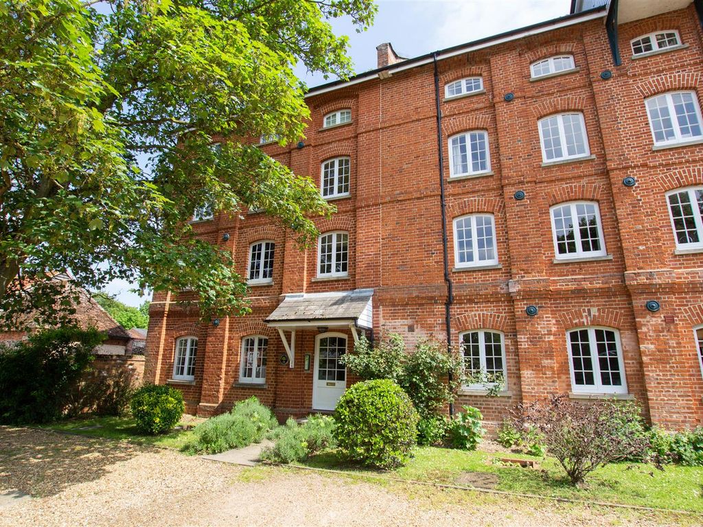 2 bed flat for sale in Kings Mill Newmarket Road, Great Chesterford