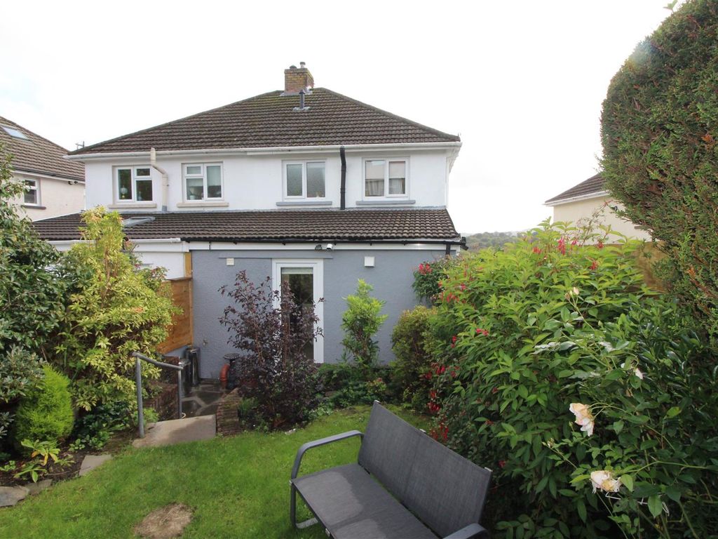 2 bed semidetached house for sale in Highfield Crescent