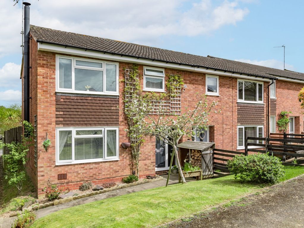 3 bed end terrace house for sale in Sandygate Close, heath, Redditch