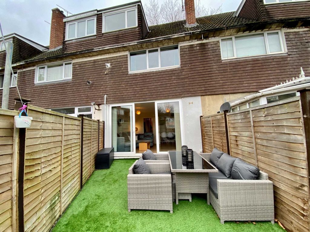 3 bed terraced house for sale in Upton Close, Henley On Thames RG9 Zoopla