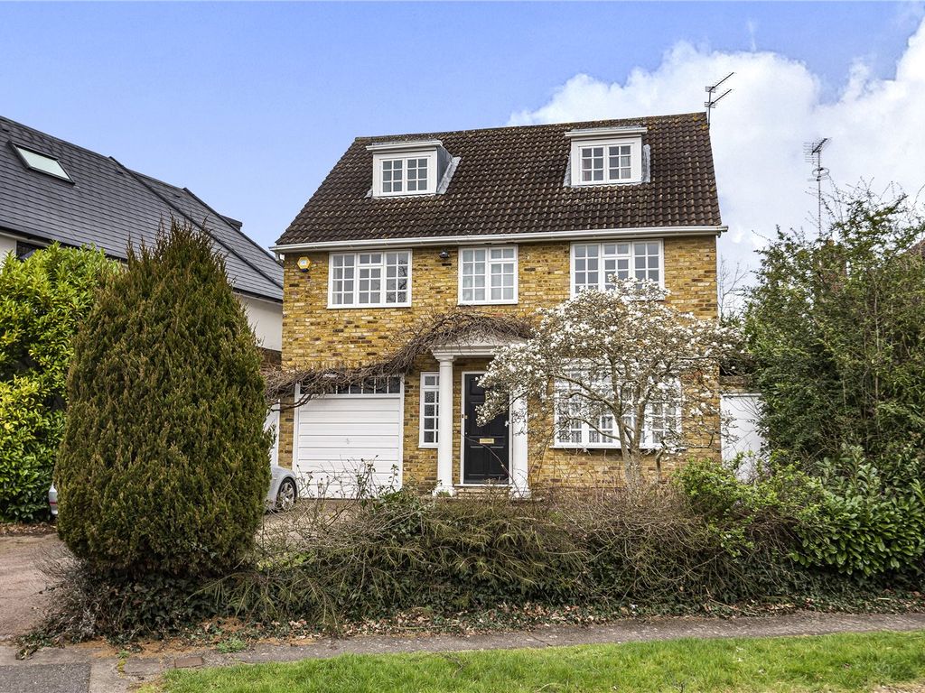 5 bed detached house for sale in Greenbrook Avenue, Hadley Wood
