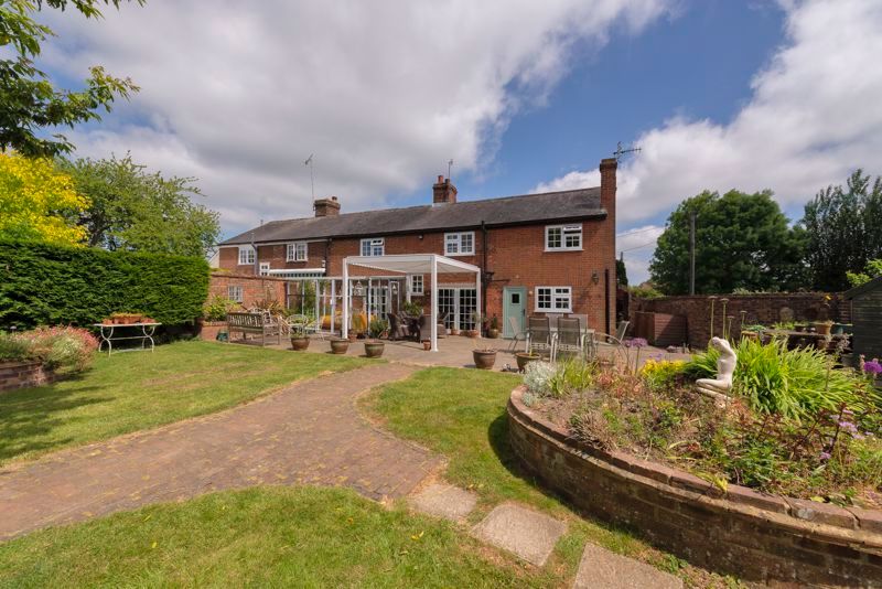 4 bed semidetached house for sale in Bullen Lane, East Peckham