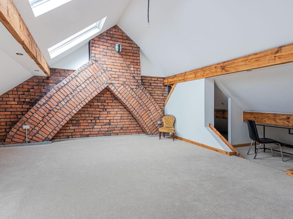 3 bed flat for sale in Whitchurch Road, Heath, Cardiff CF14, £220,000