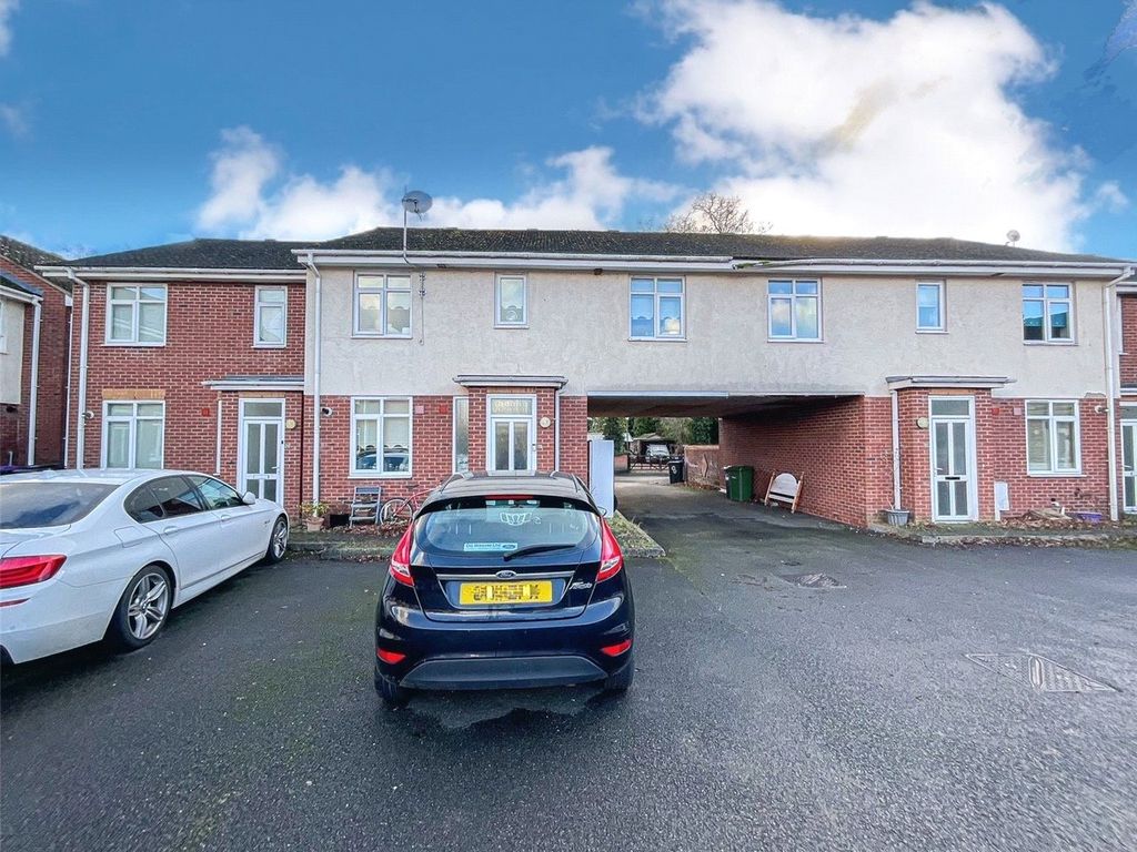 4 bed end terrace house for sale in Orchard Square, Highley, Bridgnorth