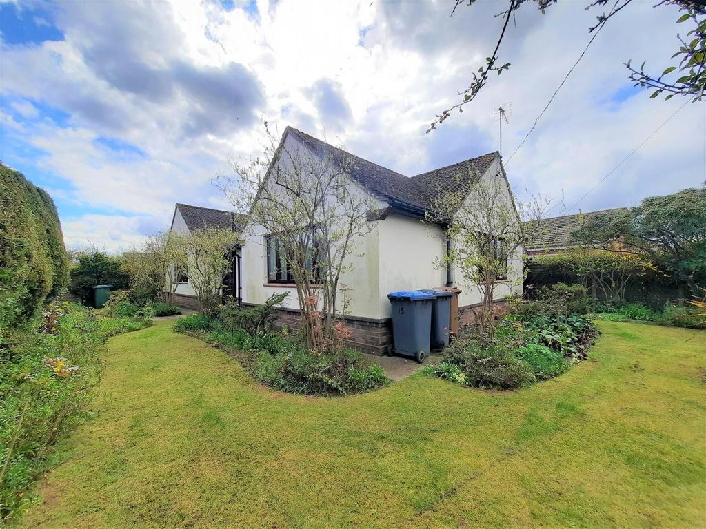 2 bed detached bungalow for sale in Ashdale Road, Kesgrave, Ipswich IP5