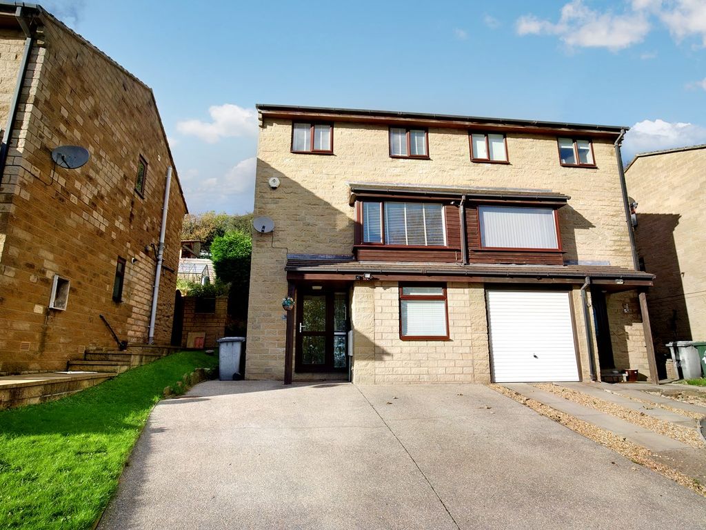 3 bed semidetached house for sale in Camilla Court, Earlsheaton