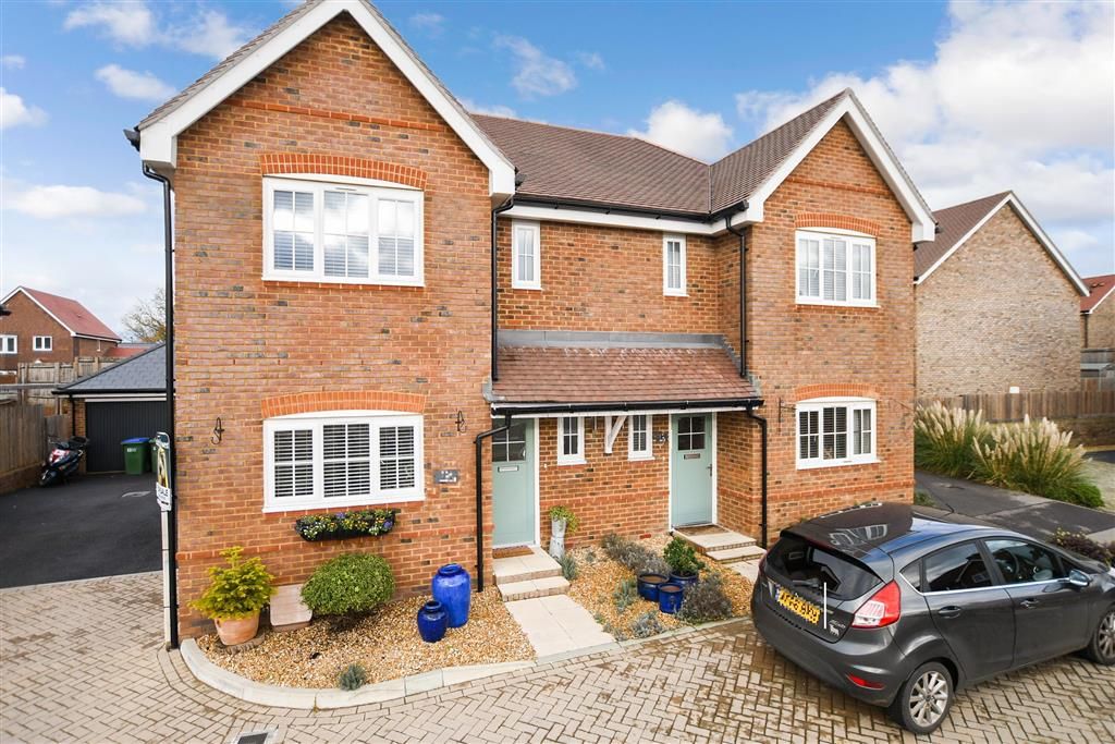 3 bed semidetached house for sale in Catsfield, Billingshurst, West