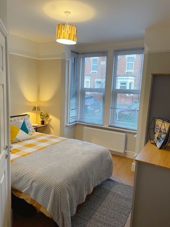 Room to rent in Henry Road, Gloucester GL1 Zoopla