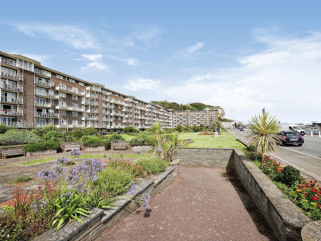 2 bed flat for sale in The Gateway, Dover, Kent CT16, £240,000 Zoopla