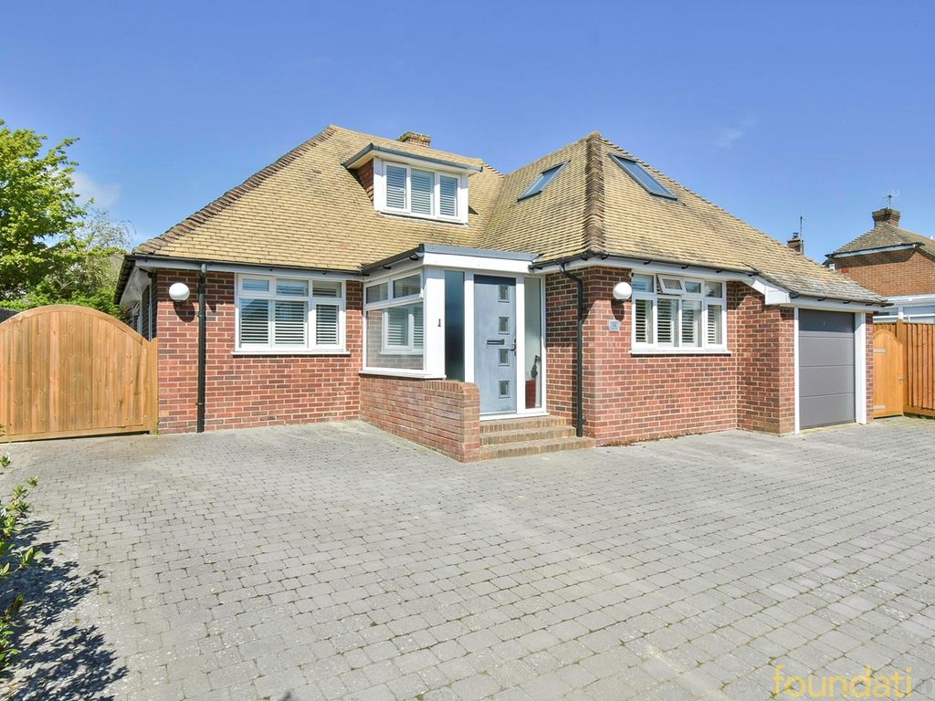 4 bed chalet for sale in Wrestwood Road, BexhillOnSea TN40, £525,000