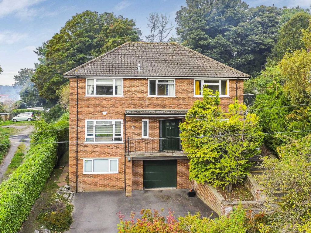 4 bed detached house for sale in Lucas Road, High HP13, £