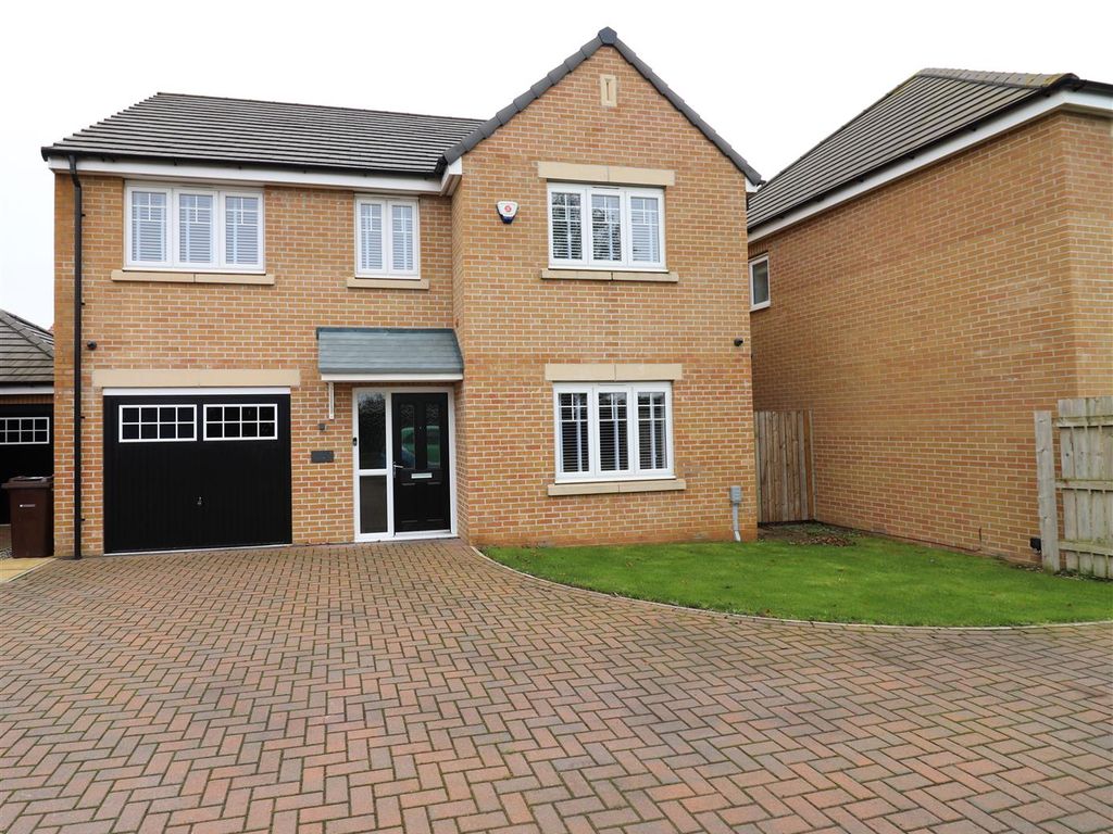 5 bed detached house for sale in The Mile, Pocklington, York YO42, £