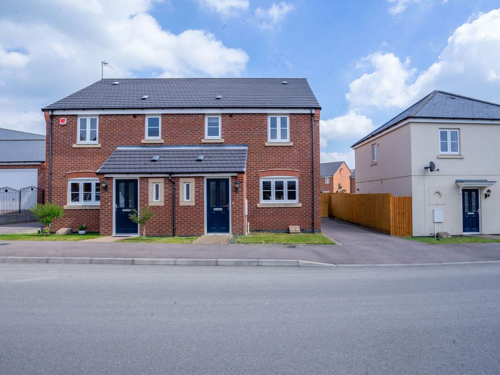 3 bed semidetached house for sale in Long Meadow Way, Birstall LE4