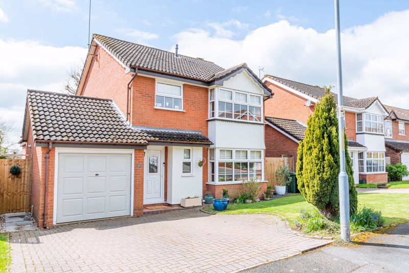 4 bed detached house for sale in Reynard Close, Redditch B97 - Zoopla