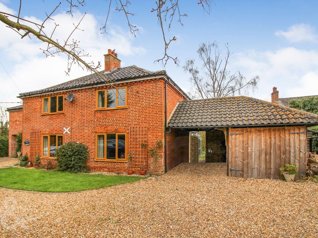 3 bed semidetached house for sale in High Green, Brooke, Norwich NR15