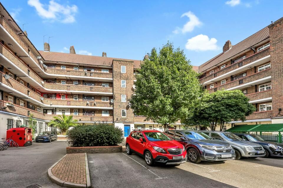 2 bed flat for sale in Kennington Park Road, London SE11, £350,000 Zoopla