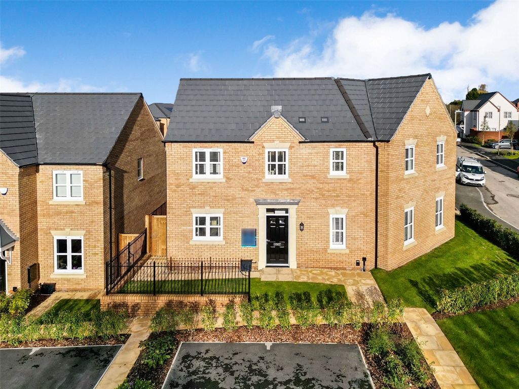 3 bed semidetached house for sale in Lutterworth Road, Aylestone