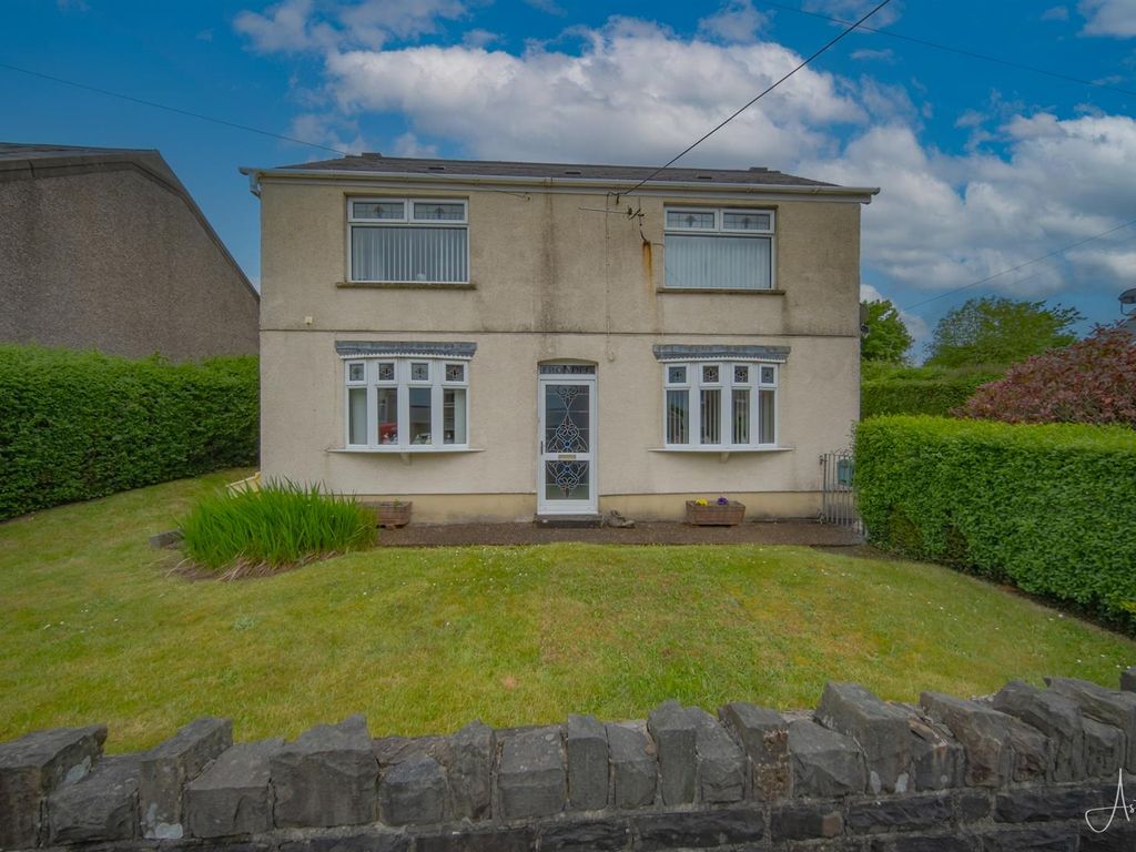 4 bed detached house for sale in Neath Road, Pontardawe, Swansea SA8, £