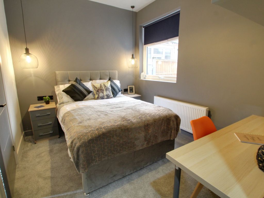 Room to rent in Evesham Road, Leicester LE3, £600 pcm Zoopla