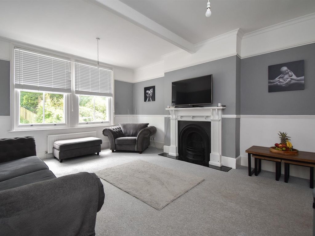 2 bed flat for sale in St. Helens Park Road, Hastings TN34, £235,000