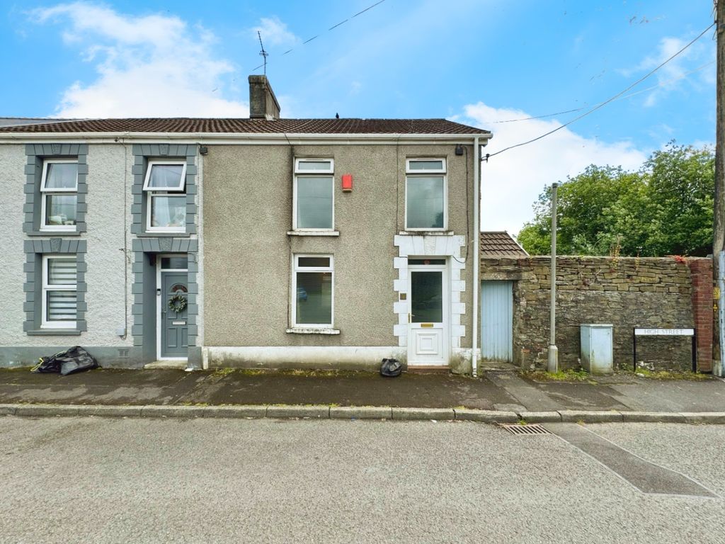 3 bed end terrace house for sale in High Street, Pontarddulais, Swansea