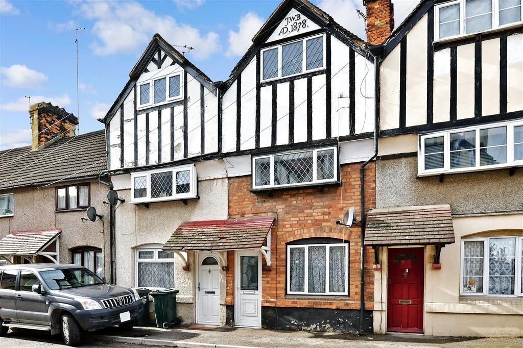 3 bed terraced house for sale in Taunton Road, Northfleet, Gravesend