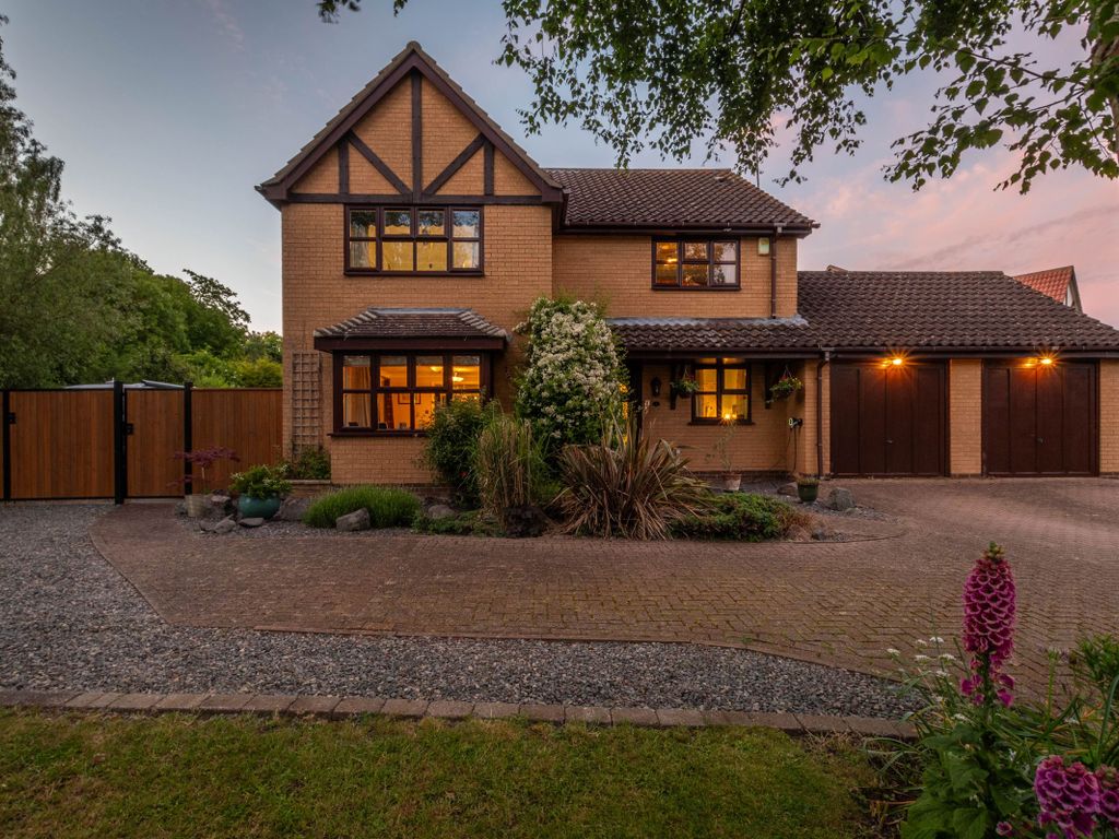5 bed detached house for sale in Riverside Gardens, Peterborough PE3, £