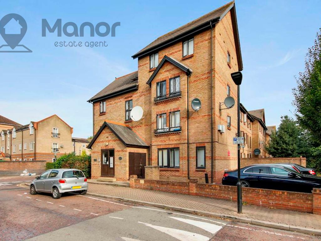 Hallywell Crescent, East Ham E6  