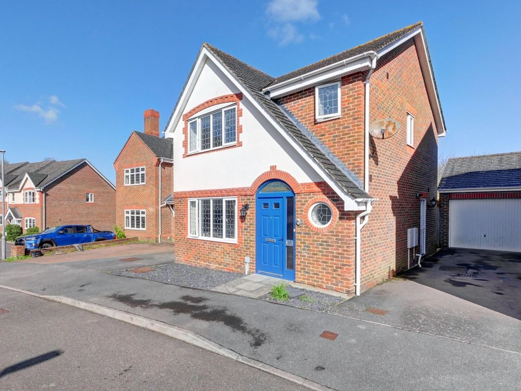 3 bed detached house for sale in Cuckmere Close, Hailsham BN27 Zoopla