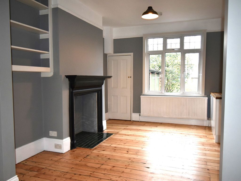 4 bed semidetached house to rent in Bolton Road, Harrow HA1, £2,700