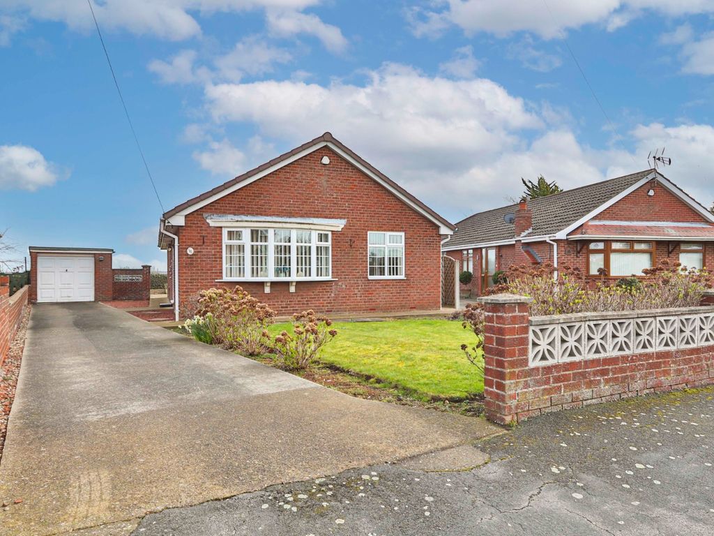 3 bed detached bungalow for sale in Harrison Close, Sproatley, Hull