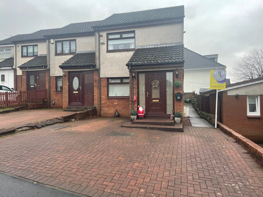 2 bed end terrace house for sale in Glenavon Drive, Chapelhall, Airdrie