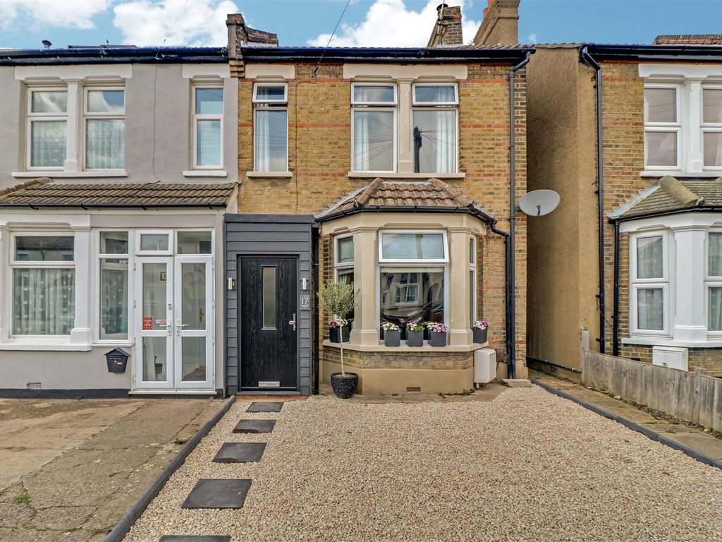 2 bed semidetached house for sale in Wakering Avenue, Shoeburyness
