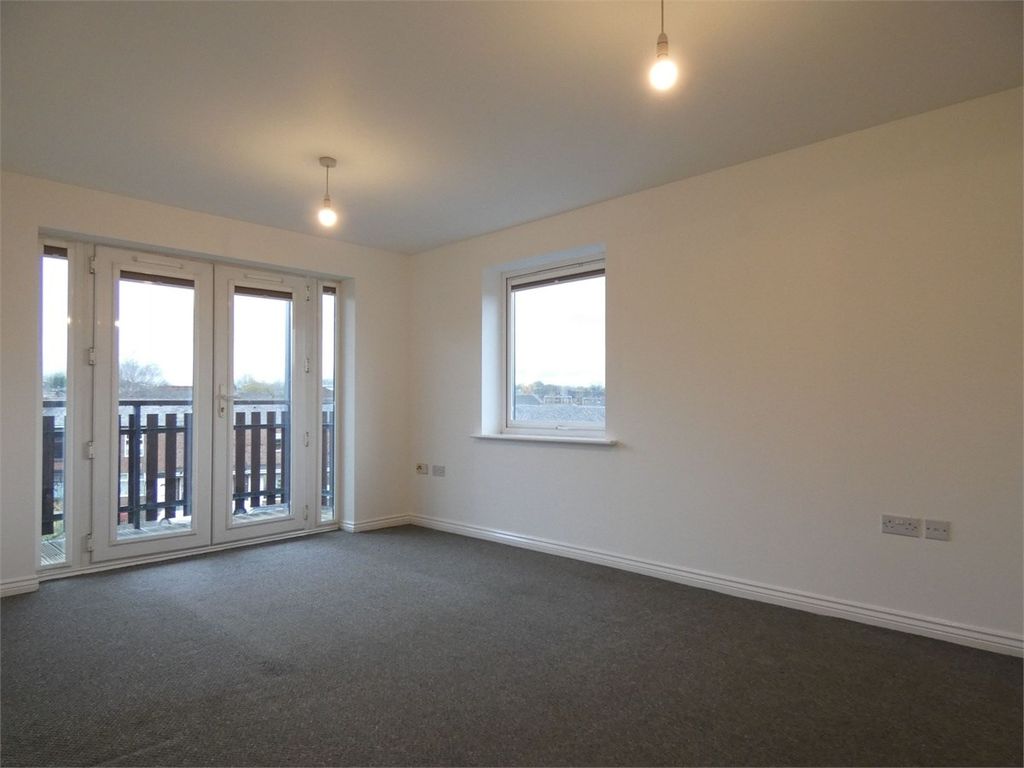 2 bed flat to rent in Canalside, Radcliffe, Manchester M26 Zoopla