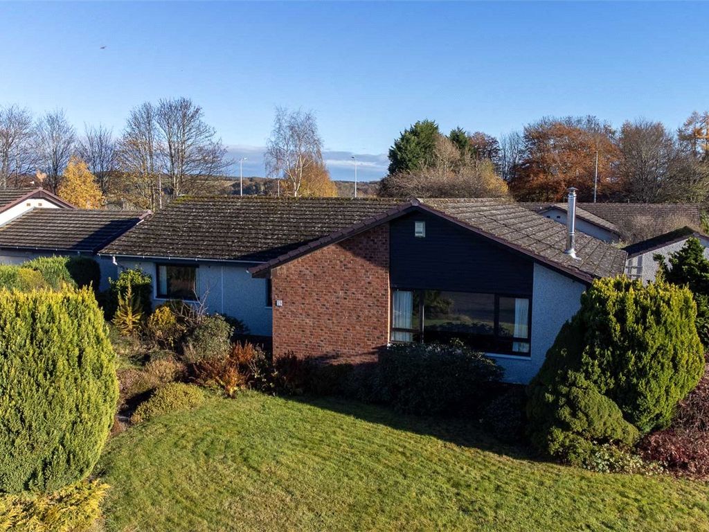 4 bed detached bungalow for sale in Kirkhill Drive, Luncarty, Perth PH1