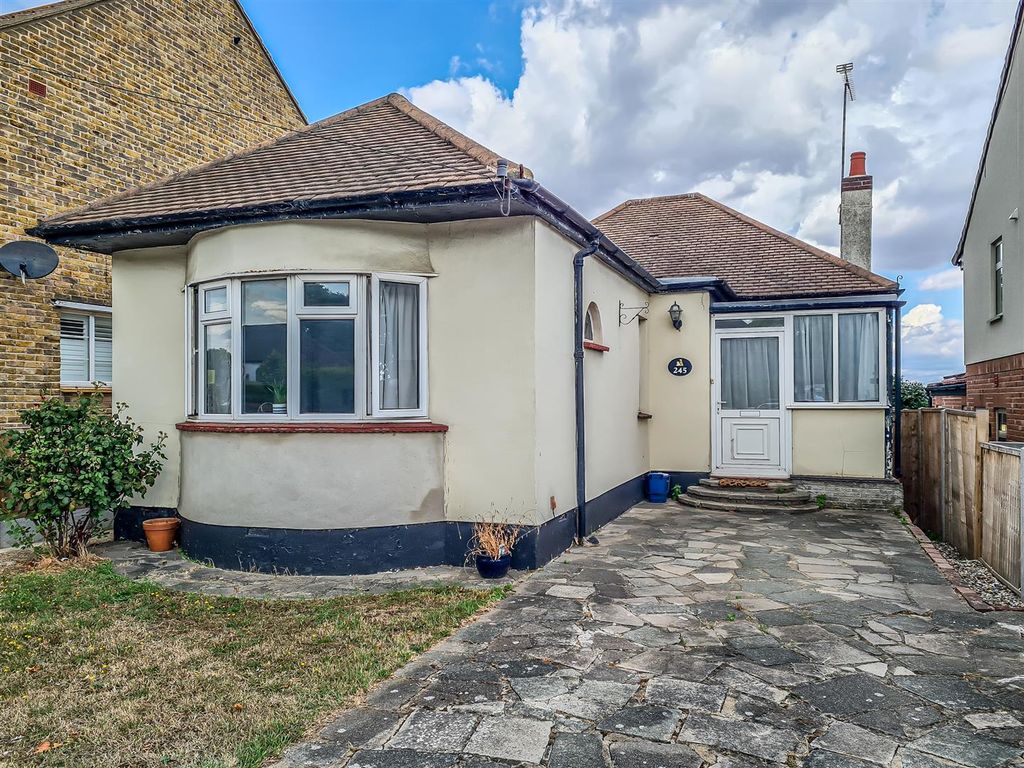 2 bed detached bungalow for sale in Carlton Avenue, WestcliffOnSea
