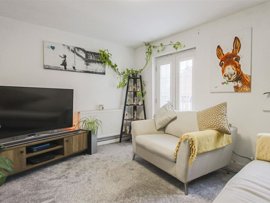 3 bed town house for sale in Newbold Hall Drive, Rochdale OL16, £