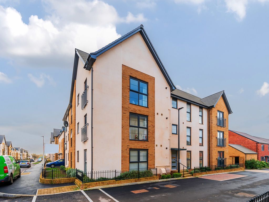 1 bed flat for sale in Cater Drive, Yate, Bristol, Gloucestershire BS37, £175,000 Zoopla