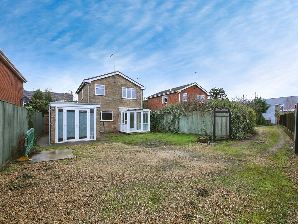 3 bed detached house for sale in High Road, Whaplode, Spalding PE12, £
