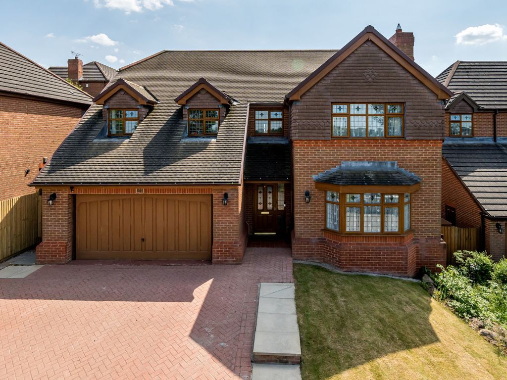 4 bed detached house for sale in Cricketers View, Shadwell, Leeds, West