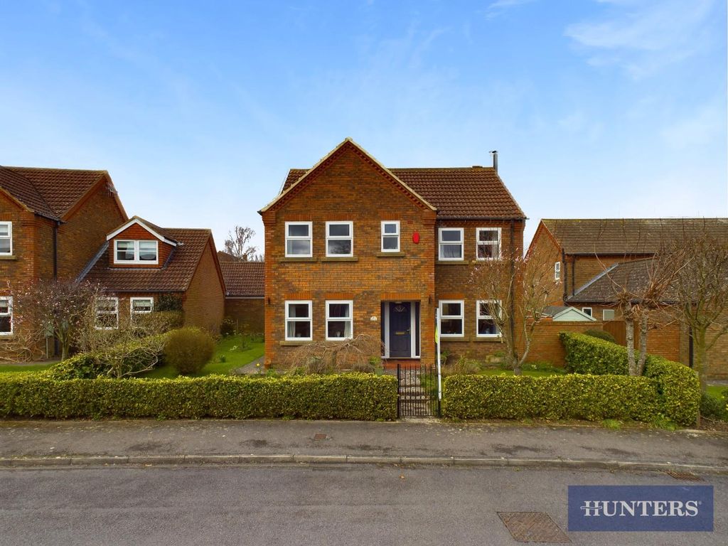 4 bed detached house for sale in Queen Elizabeth Drive, Scalby