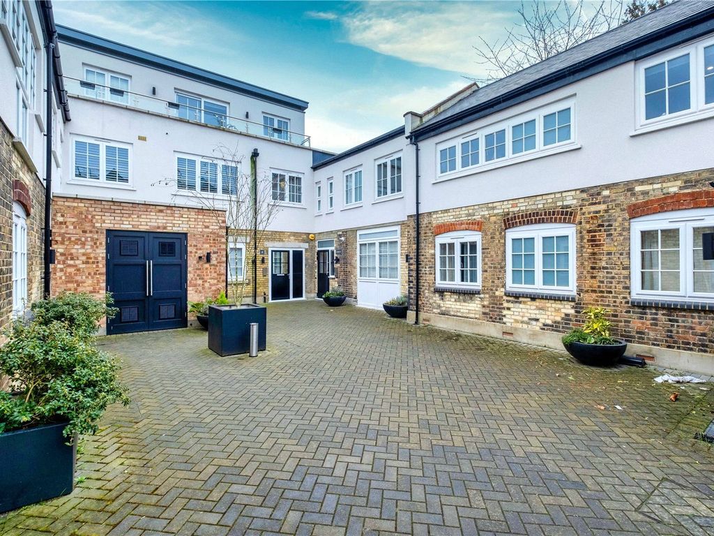 2 bed flat to rent in Cornwall Avenue, Finchley N3 Zoopla