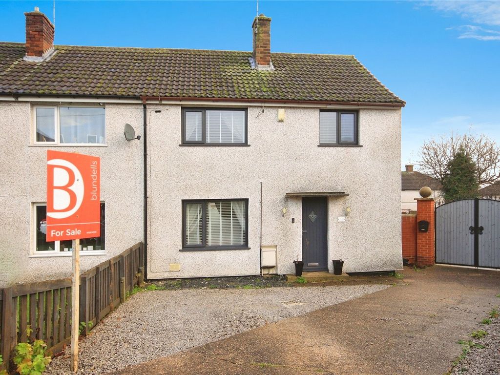 3 bed semidetached house for sale in Holly Crescent, Sunnyside