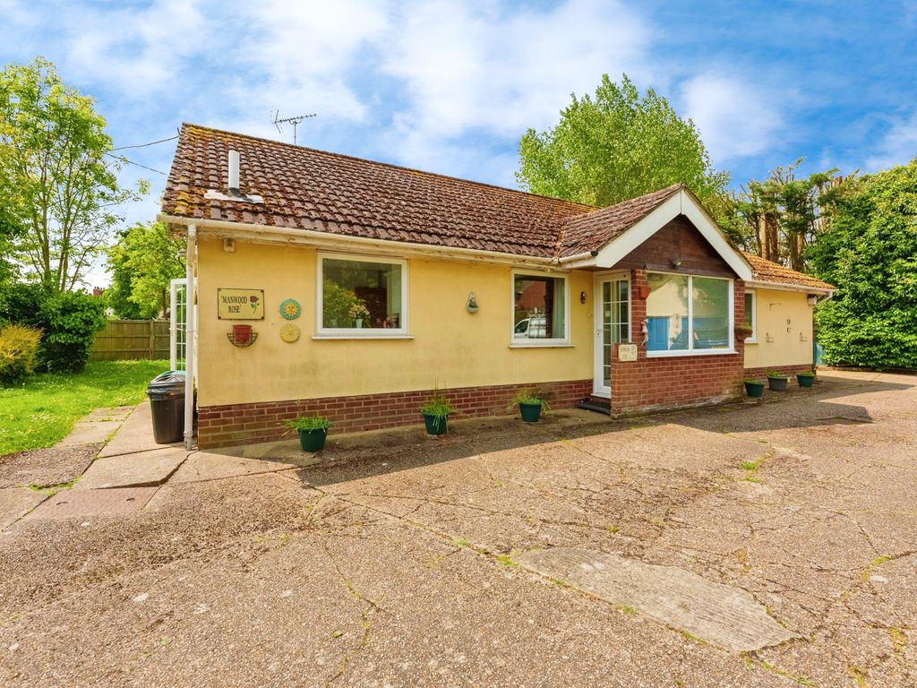 4 bed bungalow for sale in Mersea Road, Abberton, Colchester CO5, £500,000 Zoopla